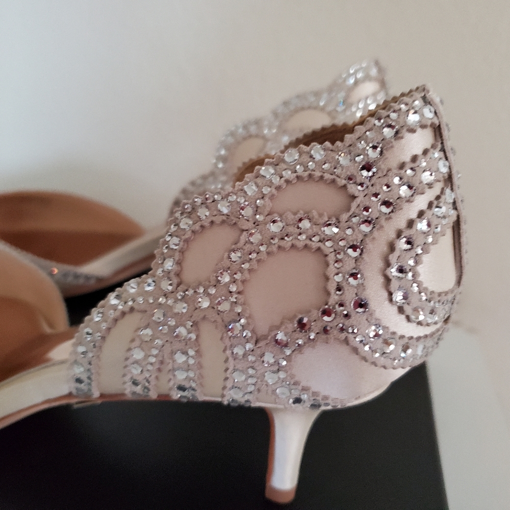 Shoes - Picture 4 of 8